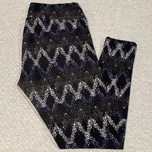 LuLaRoe TC Leggings - EUC - black, blue, grey, white dotted pattern